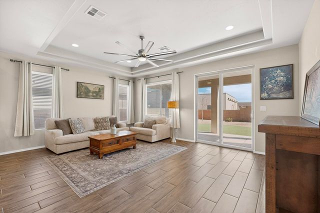 494 Adeline Avenue SW, Los Lunas, NM 87031