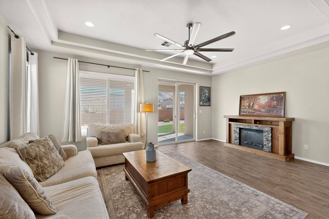 494 Adeline Avenue SW, Los Lunas, NM 87031