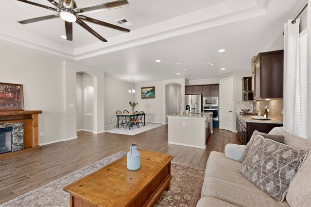 494 Adeline Avenue SW, Los Lunas, NM 87031