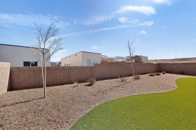 494 Adeline Avenue SW, Los Lunas, NM 87031