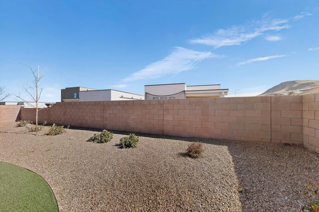 494 Adeline Avenue SW, Los Lunas, NM 87031