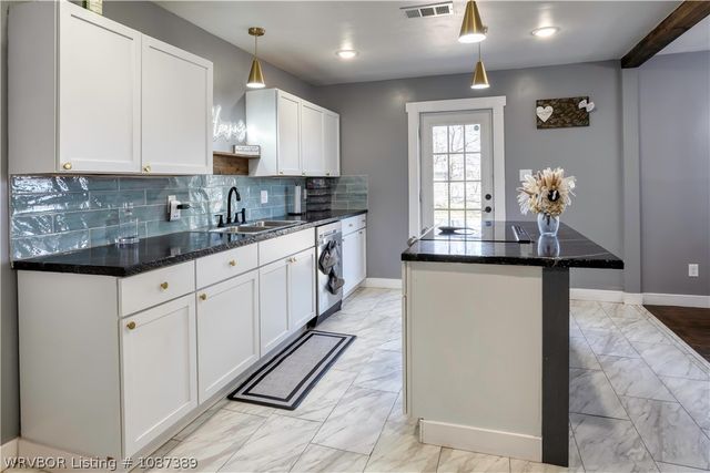 322 N Seventh Street, Charleston, AR 72933