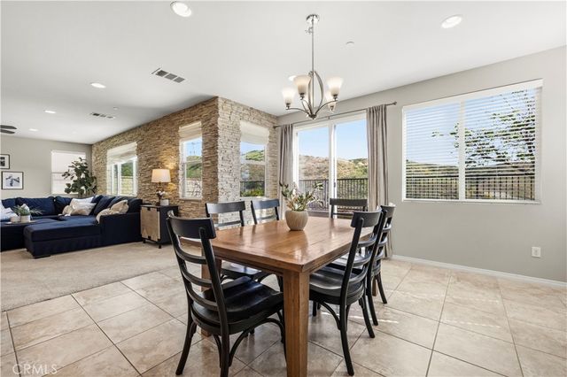 29105 N West Hills, Valencia, CA 91354