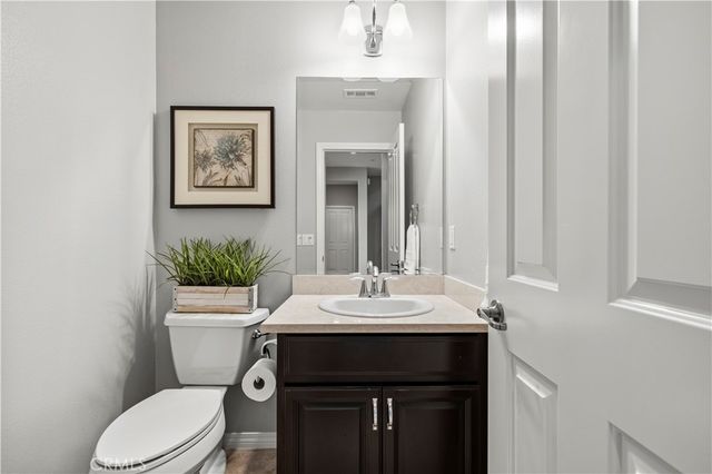 29105 N West Hills, Valencia, CA 91354