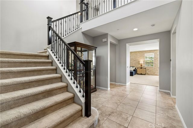 29105 N West Hills, Valencia, CA 91354