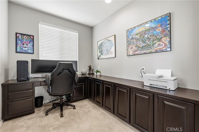 29105 N West Hills, Valencia, CA 91354