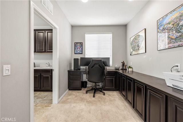 29105 N West Hills, Valencia, CA 91354