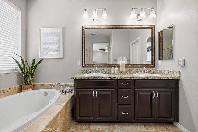 29105 N West Hills, Valencia, CA 91354