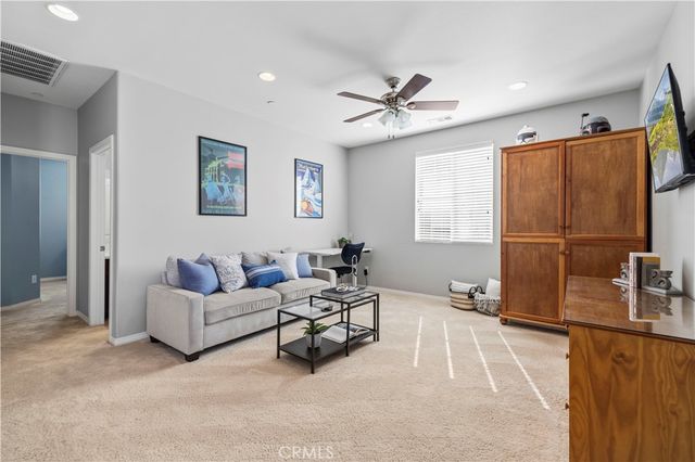 29105 N West Hills, Valencia, CA 91354