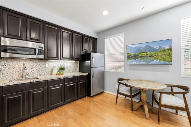 29105 N West Hills, Valencia, CA 91354