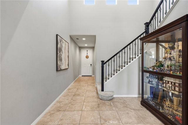 29105 N West Hills, Valencia, CA 91354