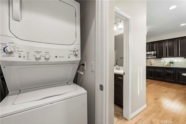 29105 N West Hills, Valencia, CA 91354