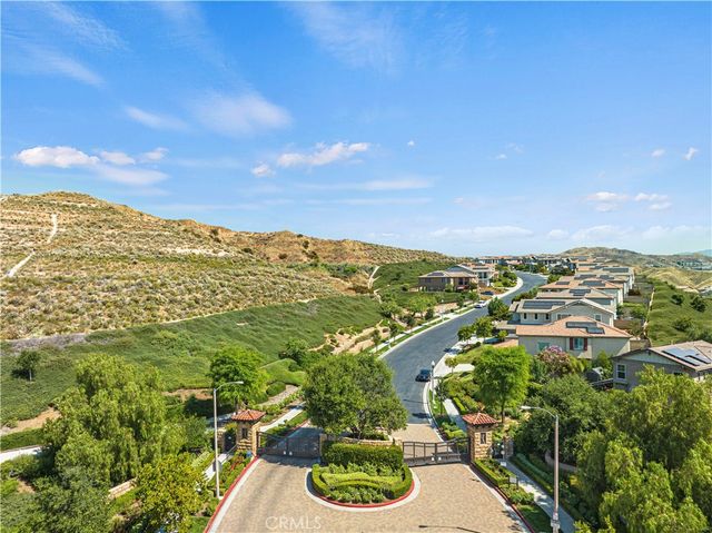 29105 N West Hills, Valencia, CA 91354