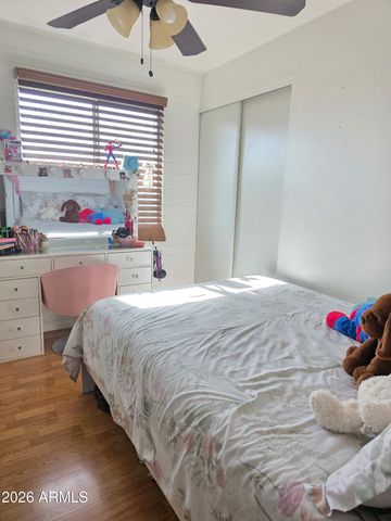 7123 W HAZELWOOD Street, Phoenix, AZ 85033