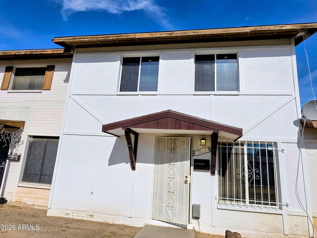 7123 W HAZELWOOD Street, Phoenix, AZ 85033