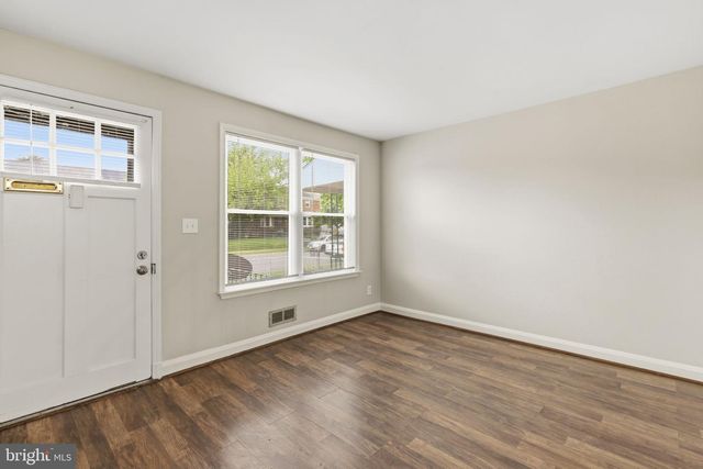 748 ARNCLIFFE RD, Essex, MD 21221