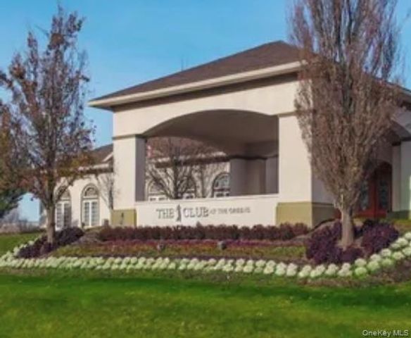 859 Verona Drive, Melville, NY 11747