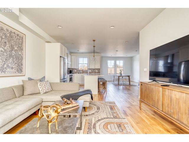 512 Ne 56TH Ave, Portland, OR 97213