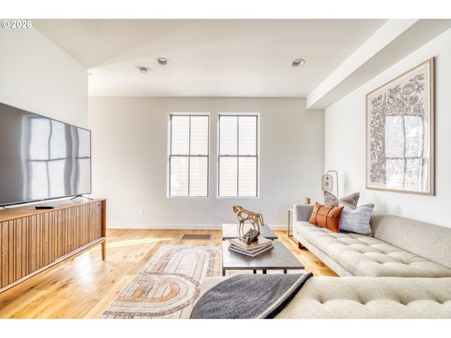 512 Ne 56TH Ave, Portland, OR 97213