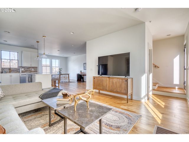 512 Ne 56TH Ave, Portland, OR 97213