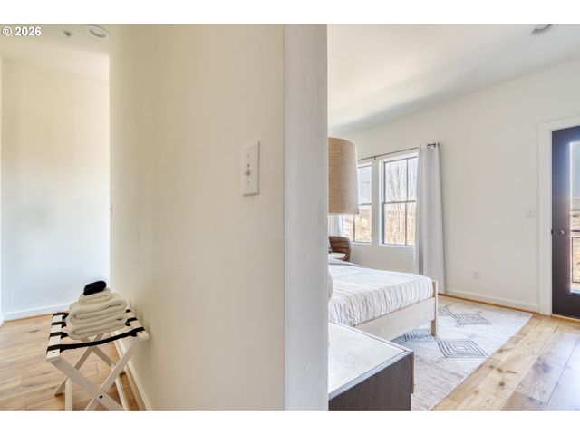 512 Ne 56TH Ave, Portland, OR 97213