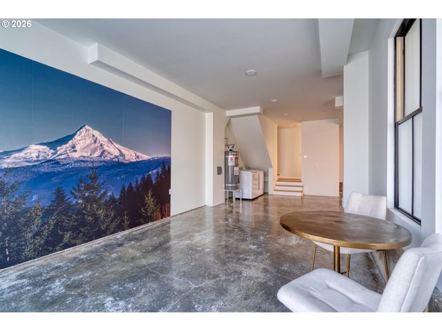 512 Ne 56TH Ave, Portland, OR 97213