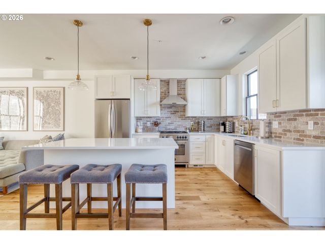 512 Ne 56TH Ave, Portland, OR 97213