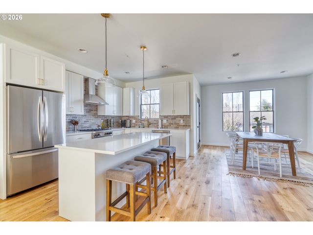 512 Ne 56TH Ave, Portland, OR 97213