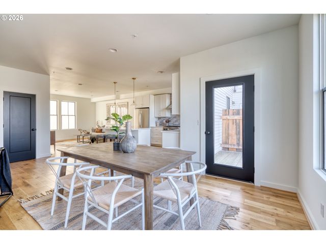 512 Ne 56TH Ave, Portland, OR 97213