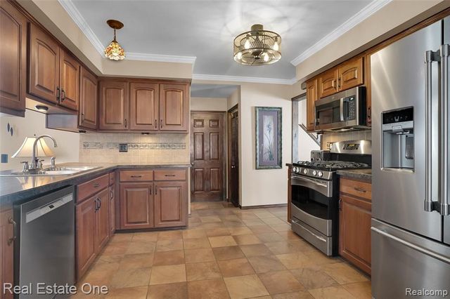 38133 Jamison Street, Livonia, MI 48154