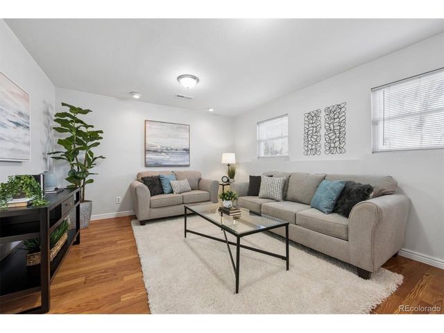 19682 E Batavia Dr, Aurora, CO 80011