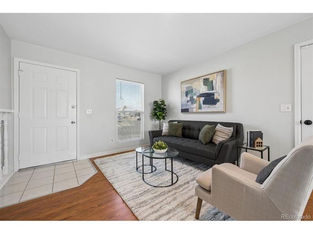 19682 E Batavia Dr, Aurora, CO 80011