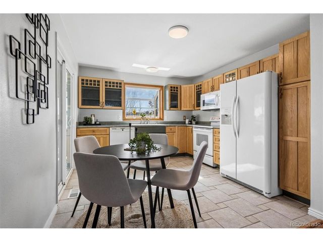 19682 E Batavia Dr, Aurora, CO 80011