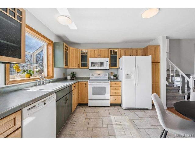 19682 E Batavia Dr, Aurora, CO 80011