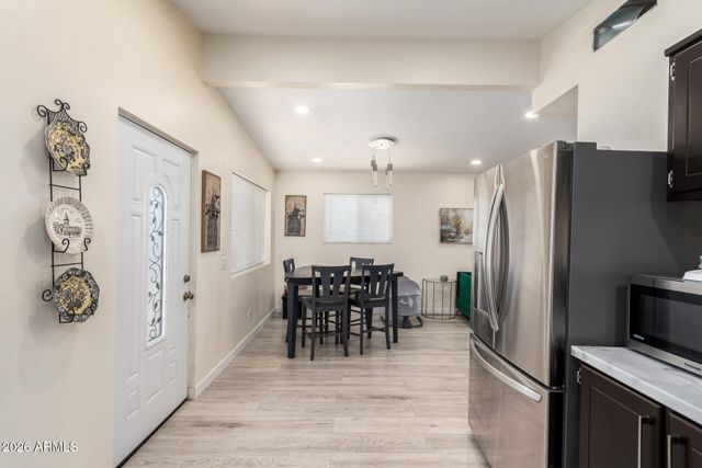 6420 W VAN BUREN Street B4, Phoenix, AZ 85043