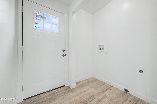 6420 W VAN BUREN Street B4, Phoenix, AZ 85043