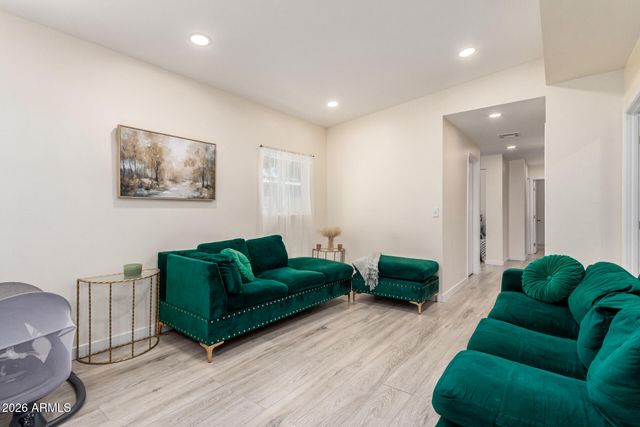 6420 W VAN BUREN Street B4, Phoenix, AZ 85043