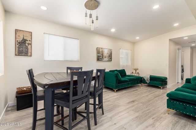 6420 W VAN BUREN Street B4, Phoenix, AZ 85043