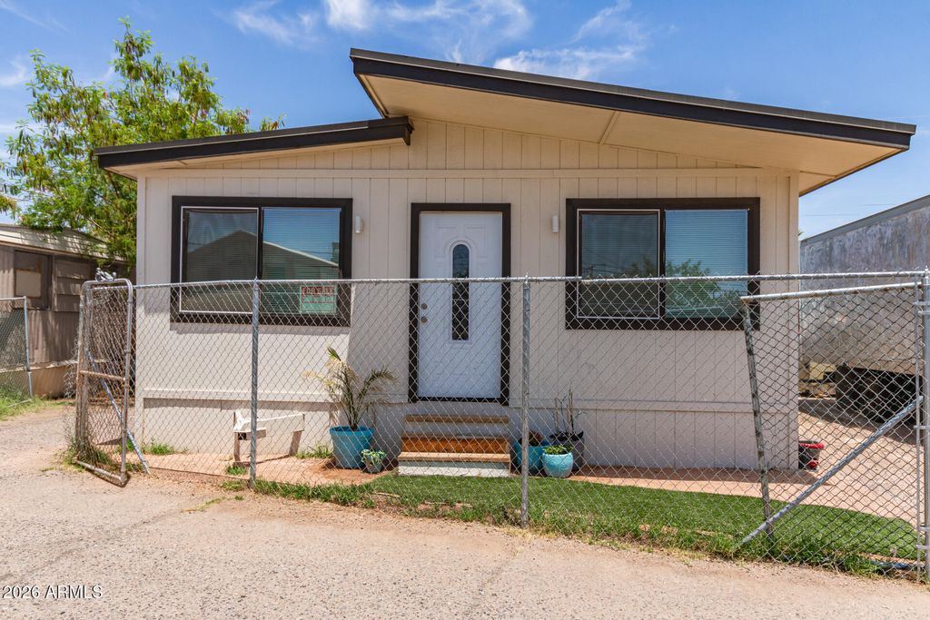 6420 W VAN BUREN Street B4, Phoenix, AZ 85043