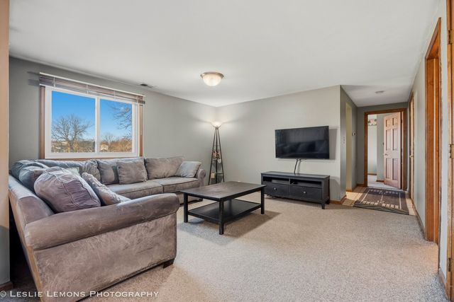 409 N Ashbury Avenue, Bolingbrook, IL 60440