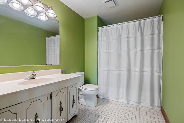 409 N Ashbury Avenue, Bolingbrook, IL 60440