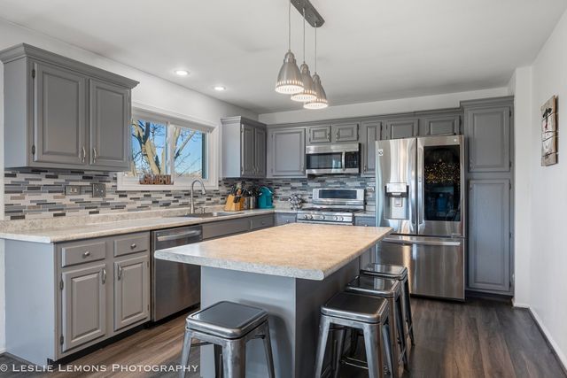 409 N Ashbury Avenue, Bolingbrook, IL 60440