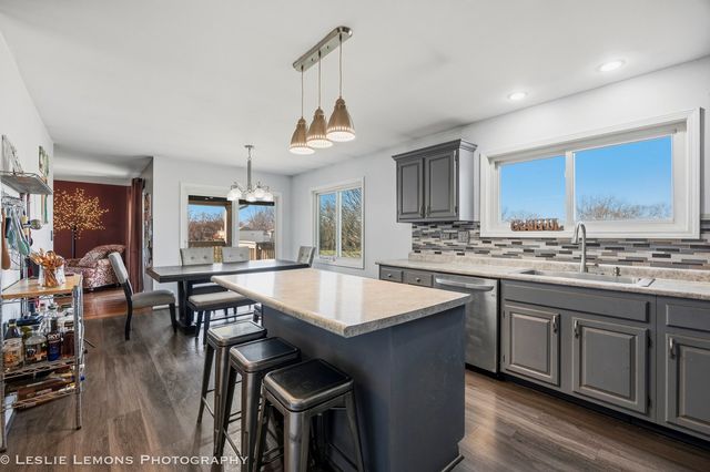 409 N Ashbury Avenue, Bolingbrook, IL 60440