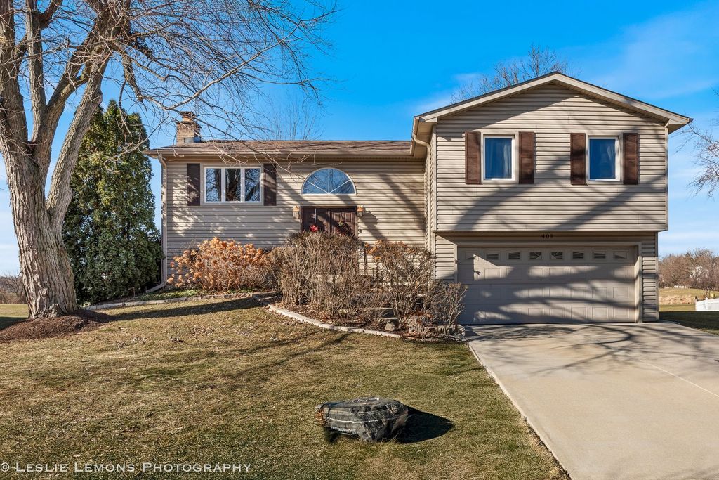 409 N Ashbury Avenue, Bolingbrook, IL 60440