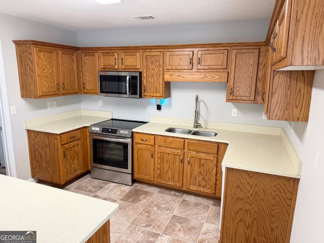 2015 Village Run Drive, Mcdonough, GA 30252