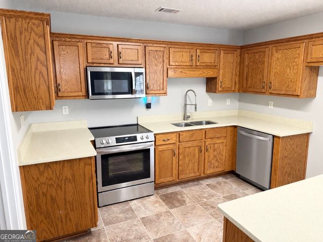 2015 Village Run Drive, Mcdonough, GA 30252