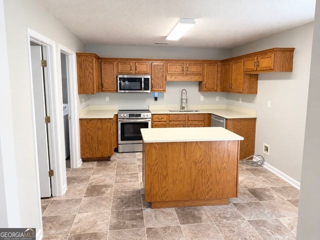 2015 Village Run Drive, Mcdonough, GA 30252