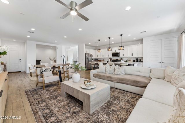 9443 W SELLS Drive, Phoenix, AZ 85037