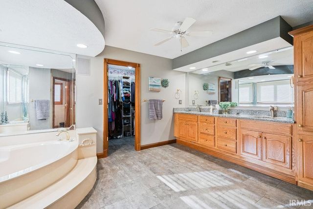 2244 LYNN Drive, Kokomo, IN 46902