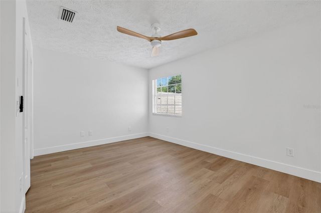 9314 FAIRWAY LAKES COURT, Tampa, FL 33647
